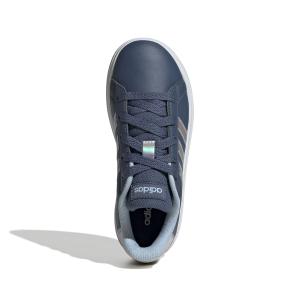 2/0/2025_adidas_jr6095_3_footwear_photography_top_portrait_view_white.jpg