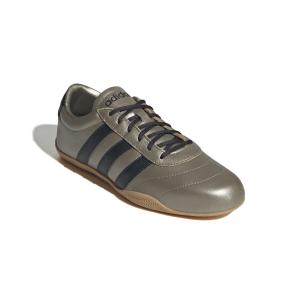 a/d/adidas-originals_jq9681_6_footwear_photography_front_lateral_top_view_white.jpg