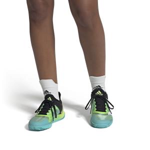 a/d/adidas_gw2517_11_footwear_on_model_front_view_white_000.jpg