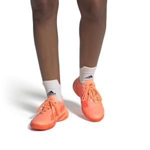 product/a/d/adidas_gw3816_11_footwear_on_model_front_view_white_000.jpg