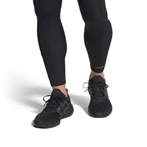 product/a/d/adidas_gz5173_11_footwear_on_model_front_view_white_000.jpg