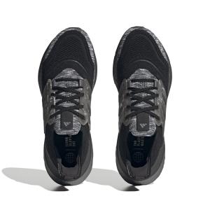 product/a/d/adidas_hq2095_3_footwear_photography_top_portrait_view_white_xx.jpg