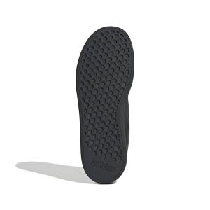 a/d/adidas_id3888_4_footwear_photography_bottom_view_white.jpg
