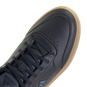 product/a/d/adidas_id5584_6_footwear_photography_detail_view_1_white-new0201.jpg