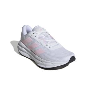 a/d/adidas_id8762_6_footwear_photography_front_lateral_top_view_white.jpg