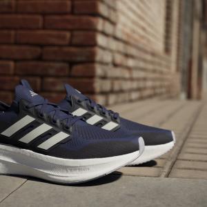 a/d/adidas_id8817_22_footwear_photography_heromrktng_view_9.jpg