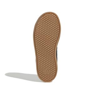 a/d/adidas_ie8884_4_footwear_photography_bottom_view_white.jpg