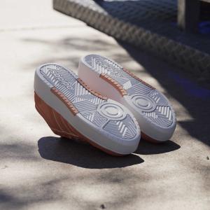 product/a/d/adidas_ih0184_15_footwear_photography_heromrktng_view_4-nw091625.jpg