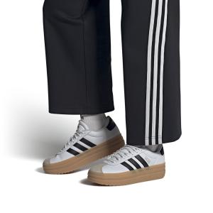 a/d/adidas_ih3083_10_footwear_on_model_front_view_whiterep2.jpg