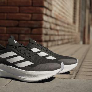 a/d/adidas_ih3110_24_footwear_photography_heromrktng_view_9.jpg