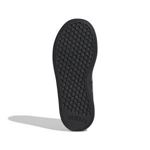a/d/adidas_ih7533_4_footwear_photography_bottom_view_white.jpg
