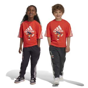 a/d/adidas_iv9627_7_apparel_on_model_standard_unisex_pair_shot_white.jpg