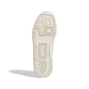 product/a/d/adidas_jp5249_4_footwear_photography_bottom_view_white-nw110824.jpg
