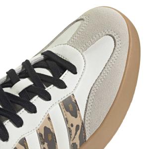 product/a/d/adidas_jq2296_8_footwear_photography_detail_view_1_white-nw091625.jpg