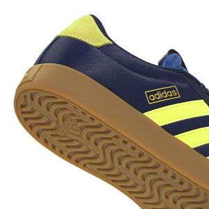 product/a/d/adidas_jr8672_8_footwear_photography_detail_view_1_white-nw091725.jpg