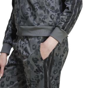 product/a/d/adidas_jw8762_8_apparel_on_model_detail_view_2_white.jpg