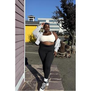 f/a/fabletics_lg2043113-0001_black_7.jpg