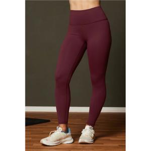 f/a/fabletics_pt1617843-6932_merlot_2.jpg
