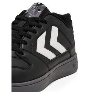 h/u/hummel_222815-2114_black-white_3.jpg