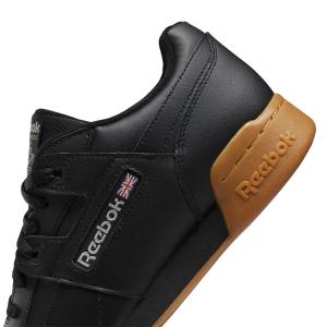 product/r/e/reebok-classics_cn2127_8_footwear_photography_detail_view_1_white_000.jpg