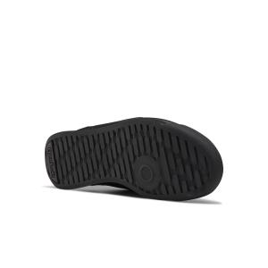 r/e/reebok-classics_cn2211_4_footwear_photography_bottom_view_white_000.jpg