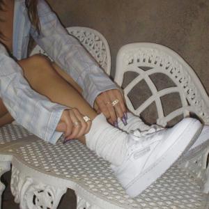 r/e/reebok-classics_gw0854_10_footwear_photography_heromrktng_view_1_white_000.jpg