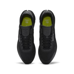 r/e/reebok-classics_h68650_2_footwear_photography_top_portrait_view_white_000.jpg