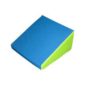 05075-b07-406-tapis-petite-rampe-softee-azul-verde-60x60x30-cm